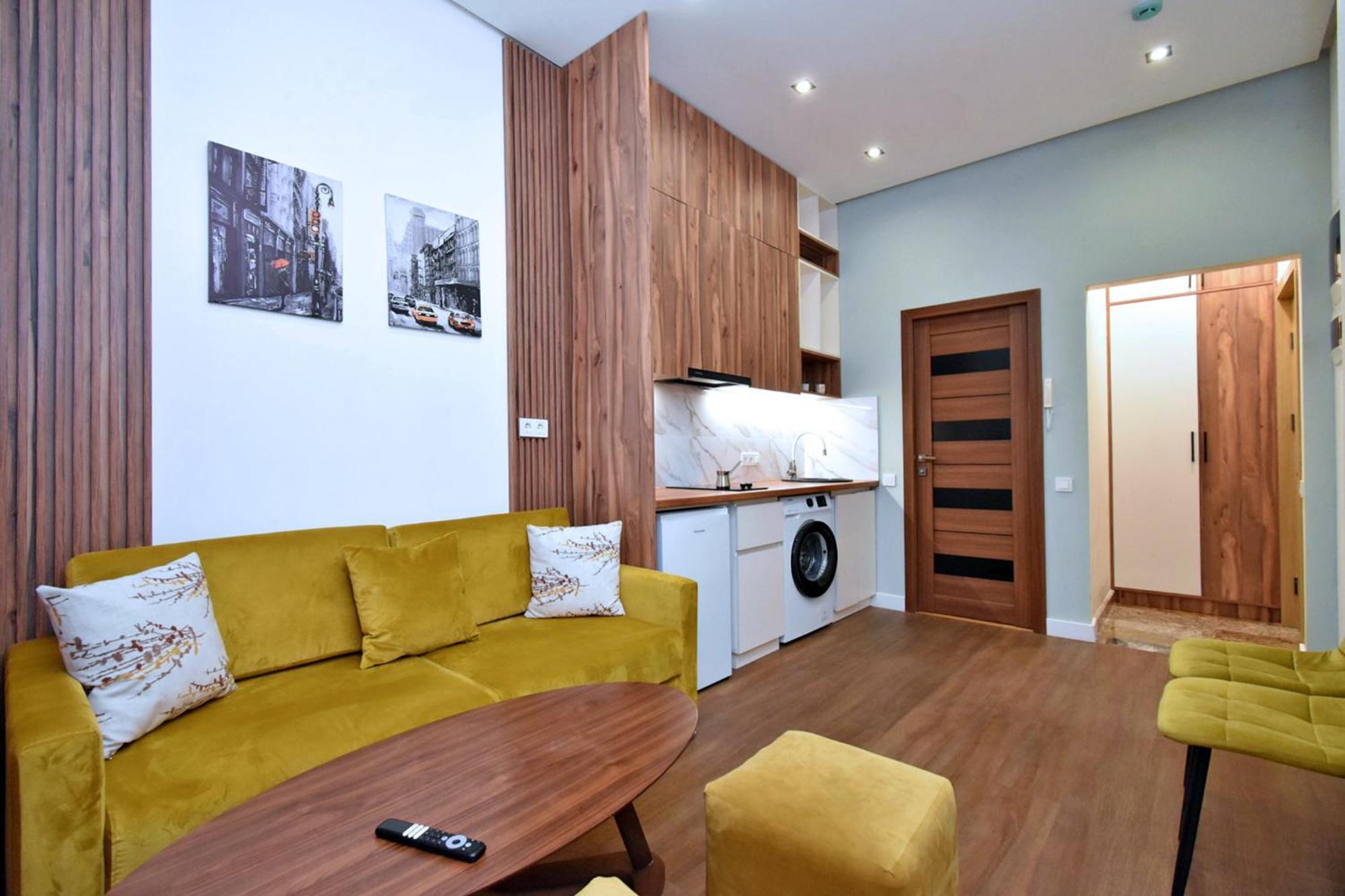Aygestan Plaza Aparthotel Yerevan Exterior photo