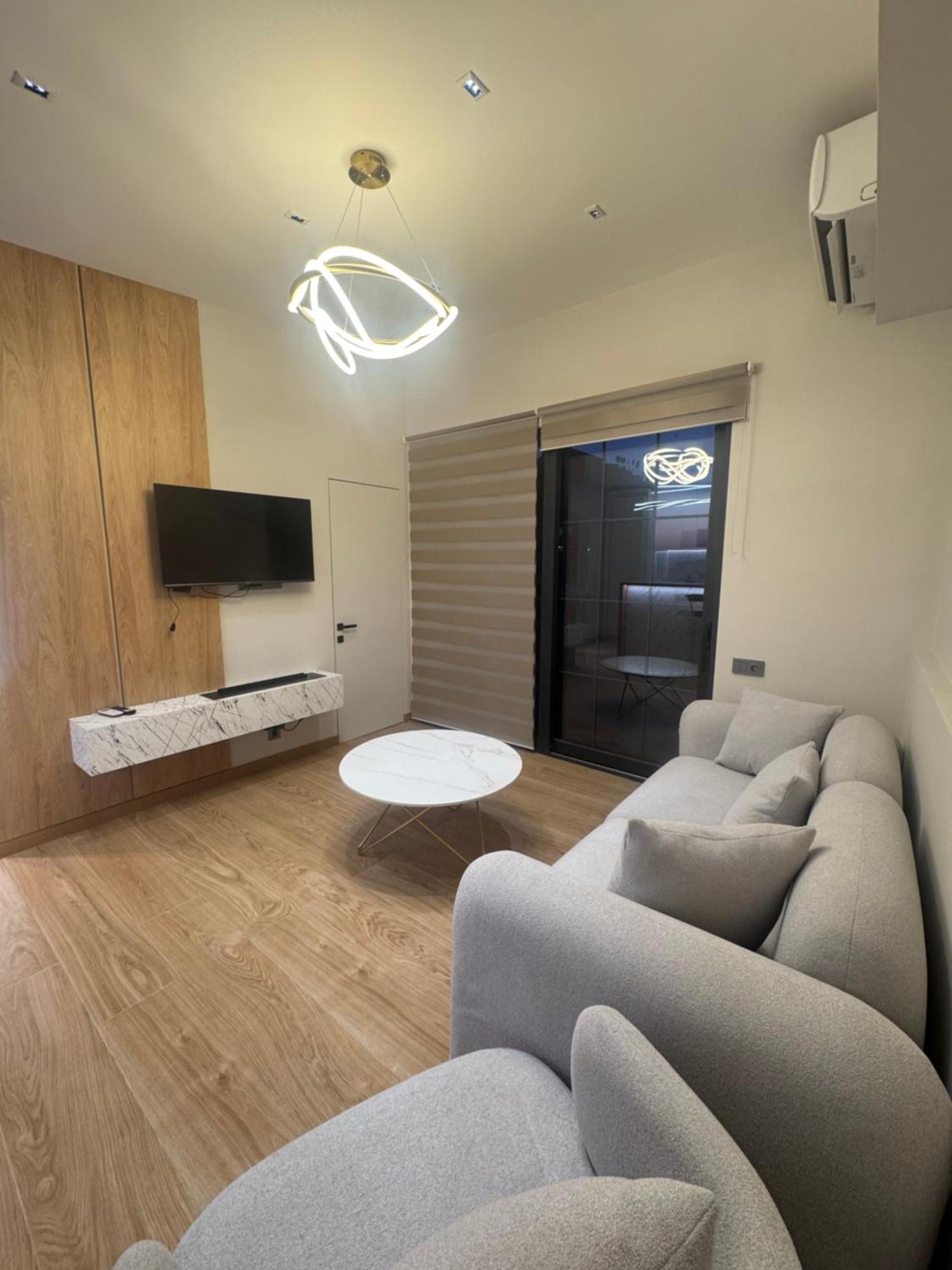 Aygestan Plaza Aparthotel Yerevan Exterior photo
